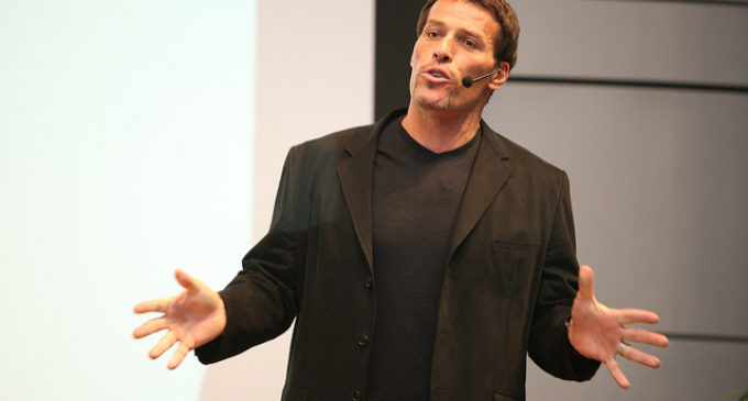 Los 2 consejos que Tony Robbins da a cada emprendedor